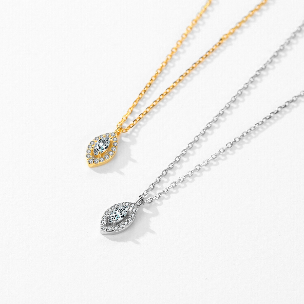 The Rhinestone Eye Collarbone Necklace - Image 4