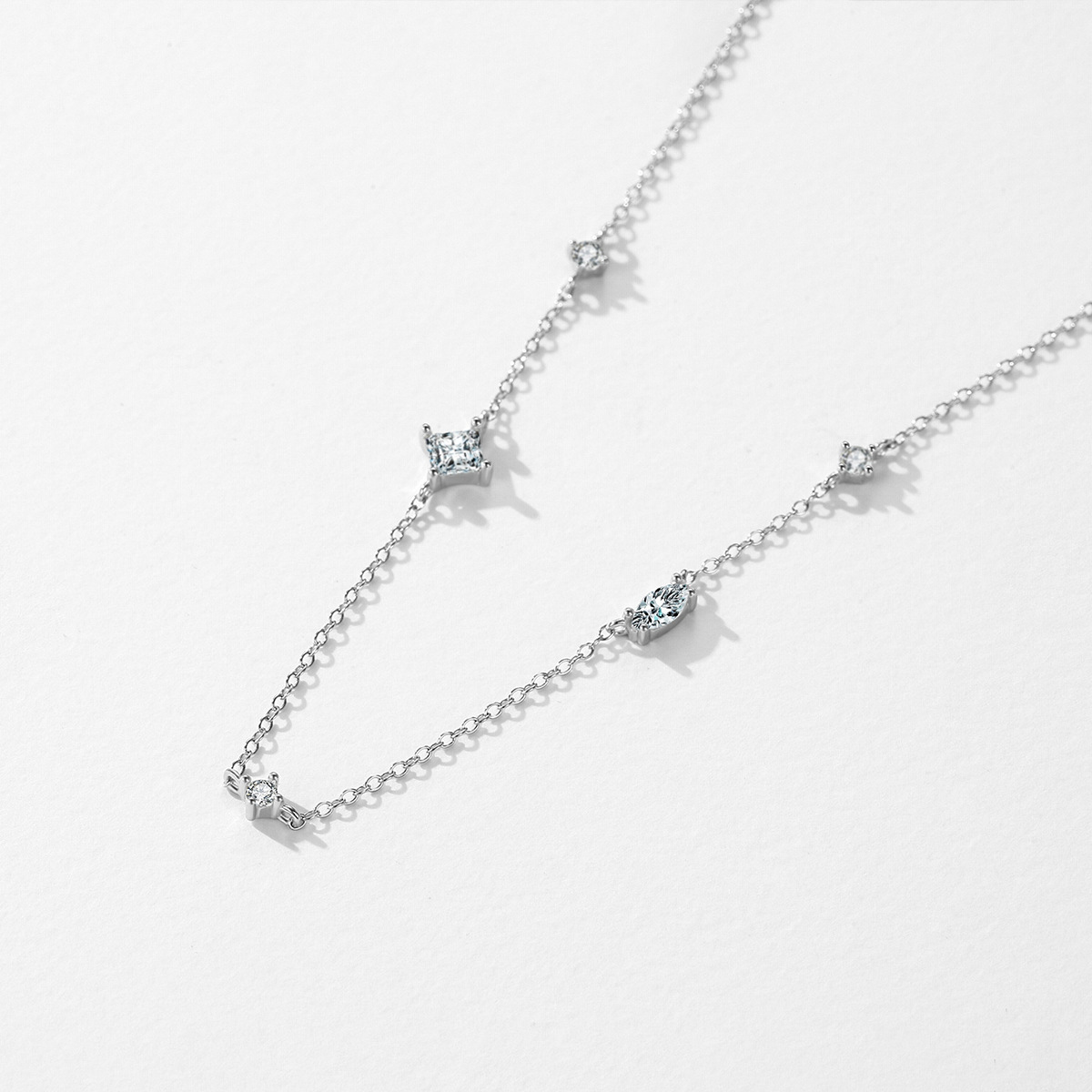 The Simple Zirconia Collarbone Necklace - Image 4