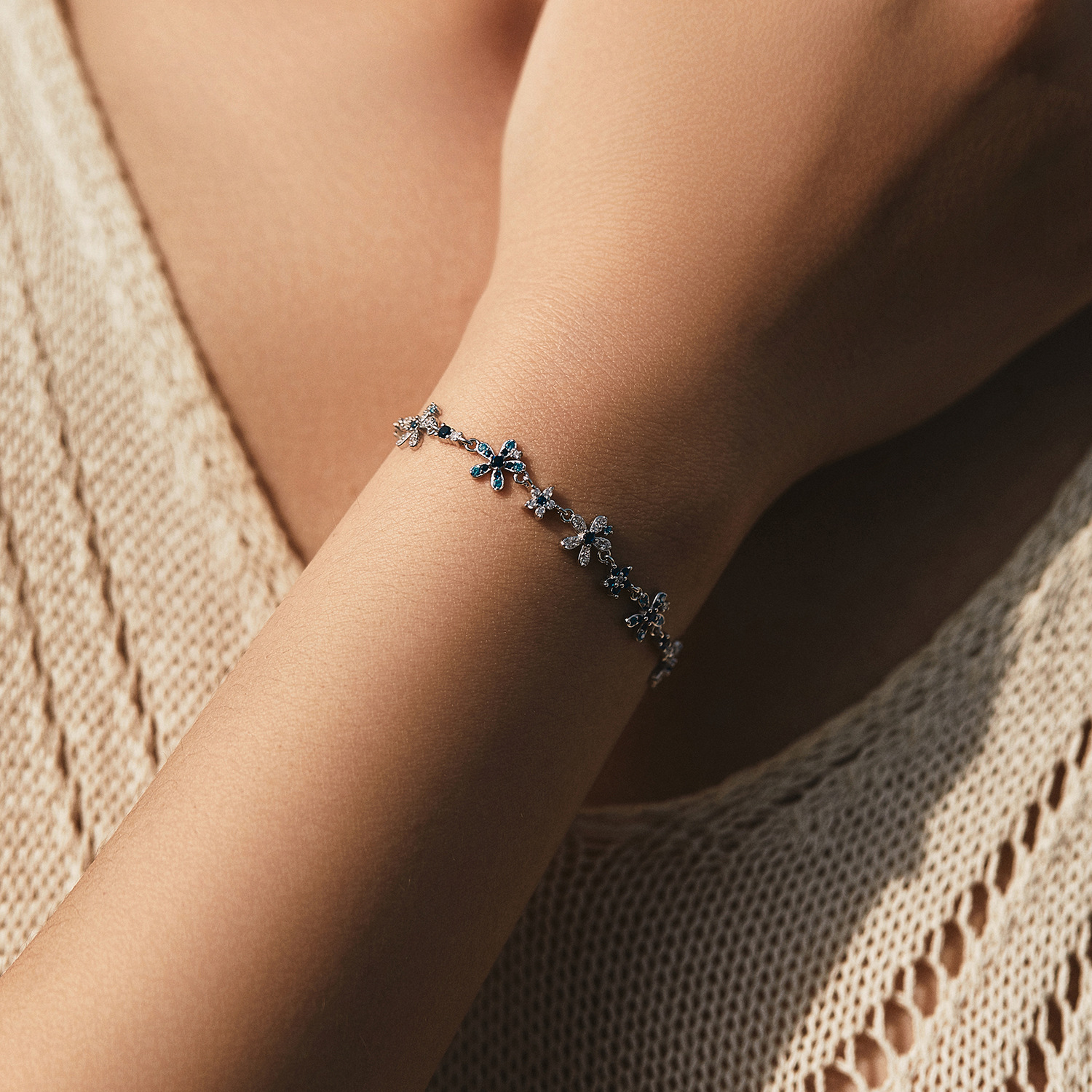 The S925 Sterling Silver Gradient Blue Flower Bracelet - Image 2