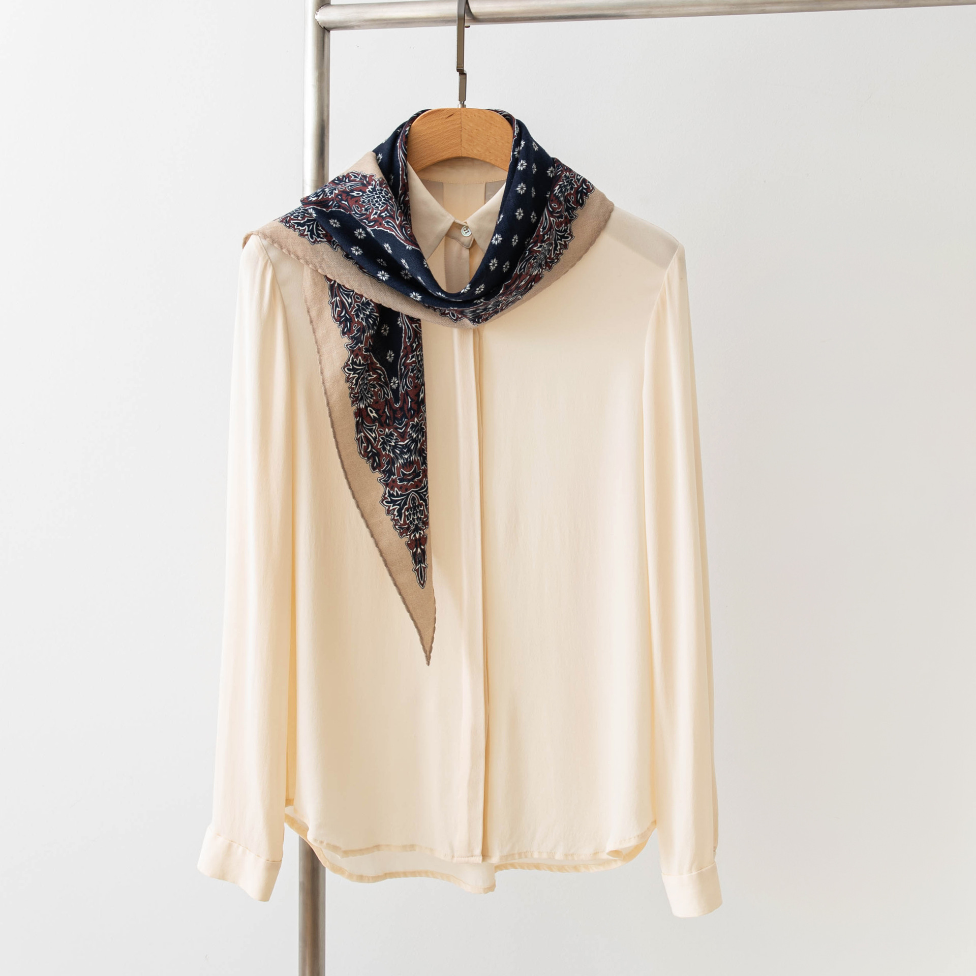 The Diamond Silk Wool Lace Neck Scarf