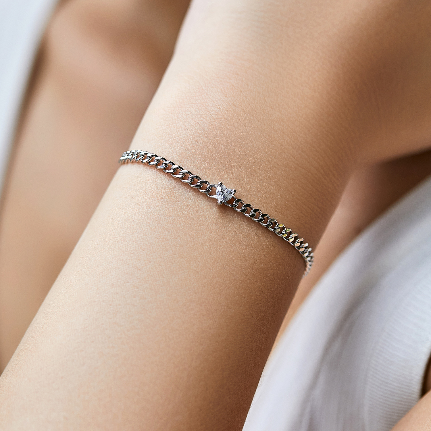 The S925 Silver Diamond Heart Bracelet - Image 2