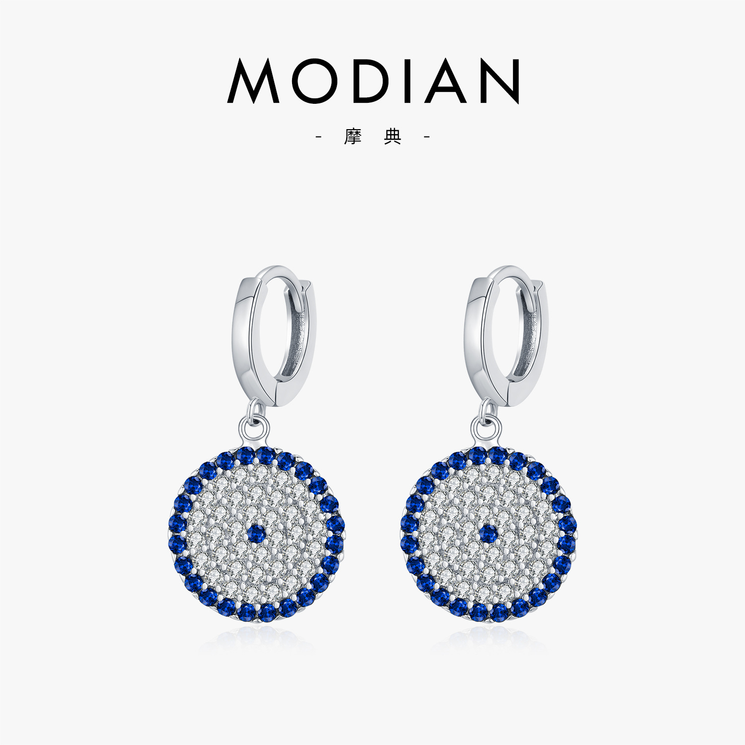 The S925 Sterling Silver Blue Rhinestone Circle Eye Ear Cuff