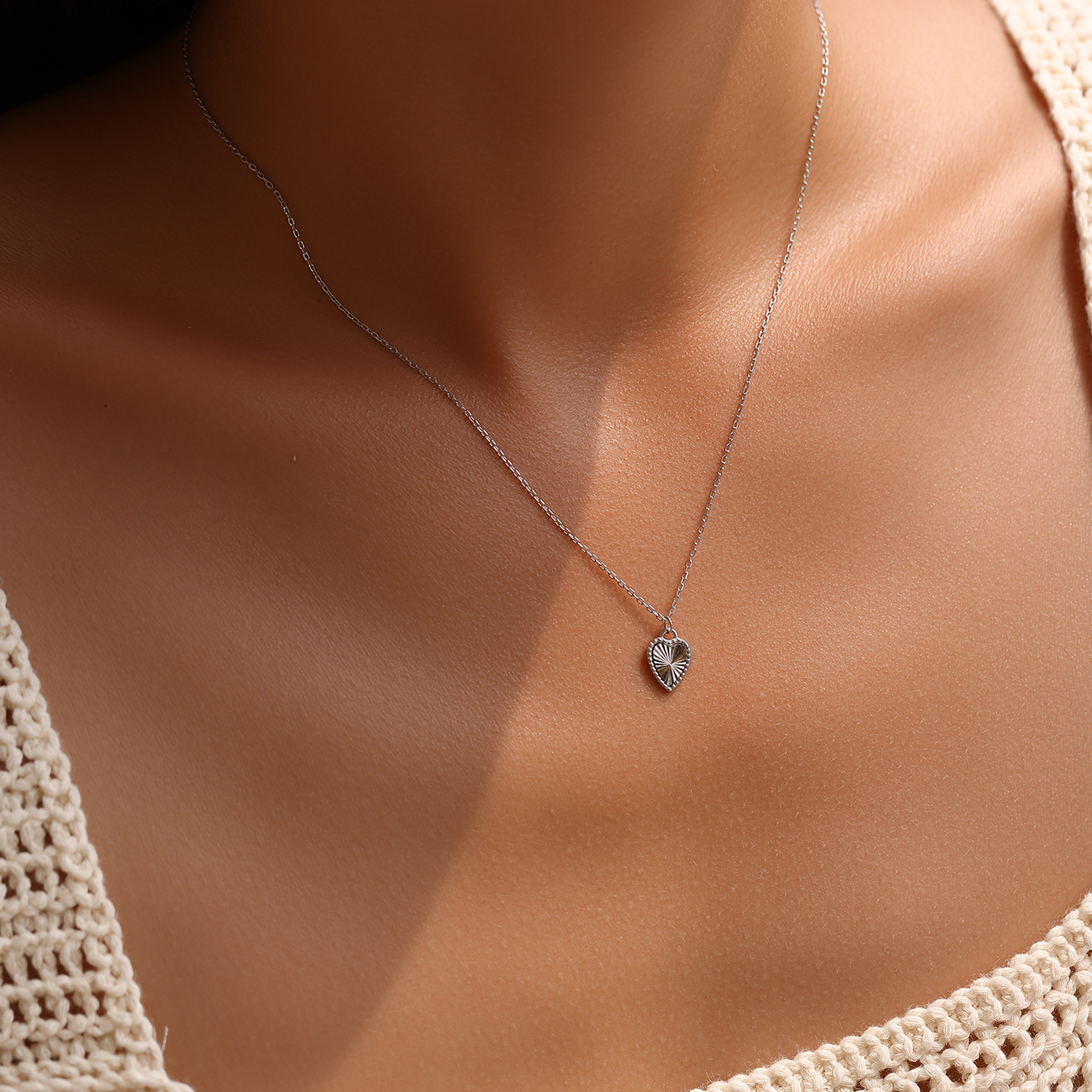 The S925 Sterling Silver Retro Laser Heart Necklace - Image 2