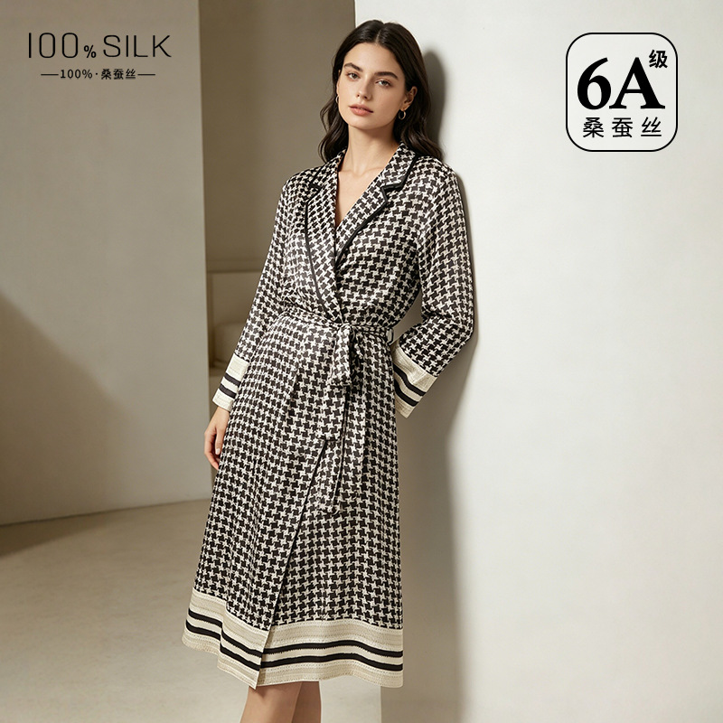 The 100% Mulberry Silk Lightweight Sleepwear Robe