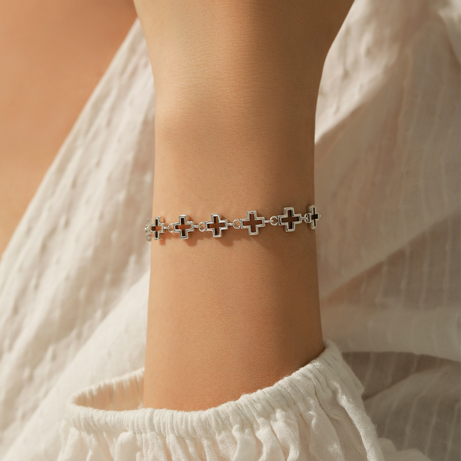 The S925 Silver Vintage Hollow Cross Bracelet - Image 2