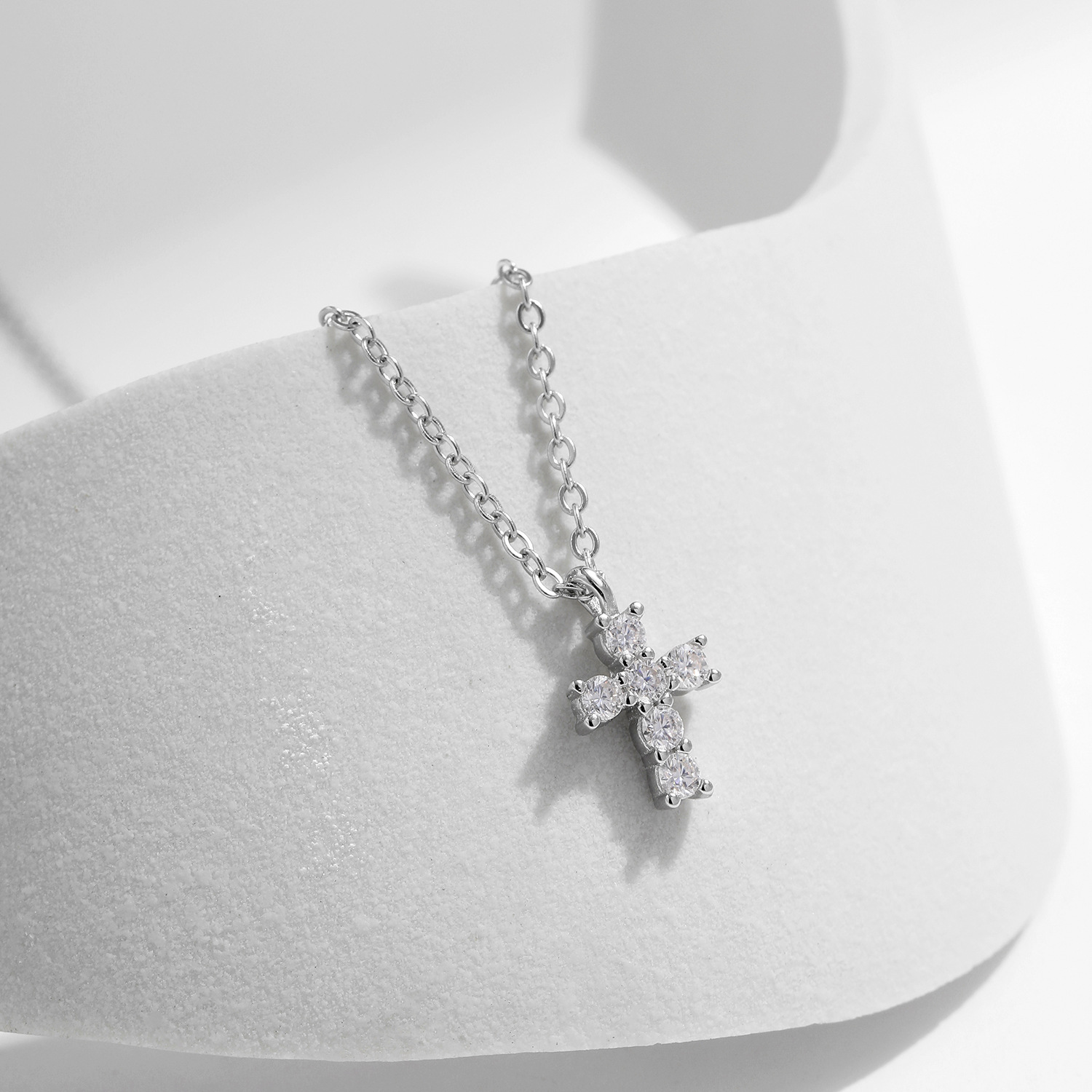The D Color Moissanite S925 Silver Cross Pendant Necklace - Image 4