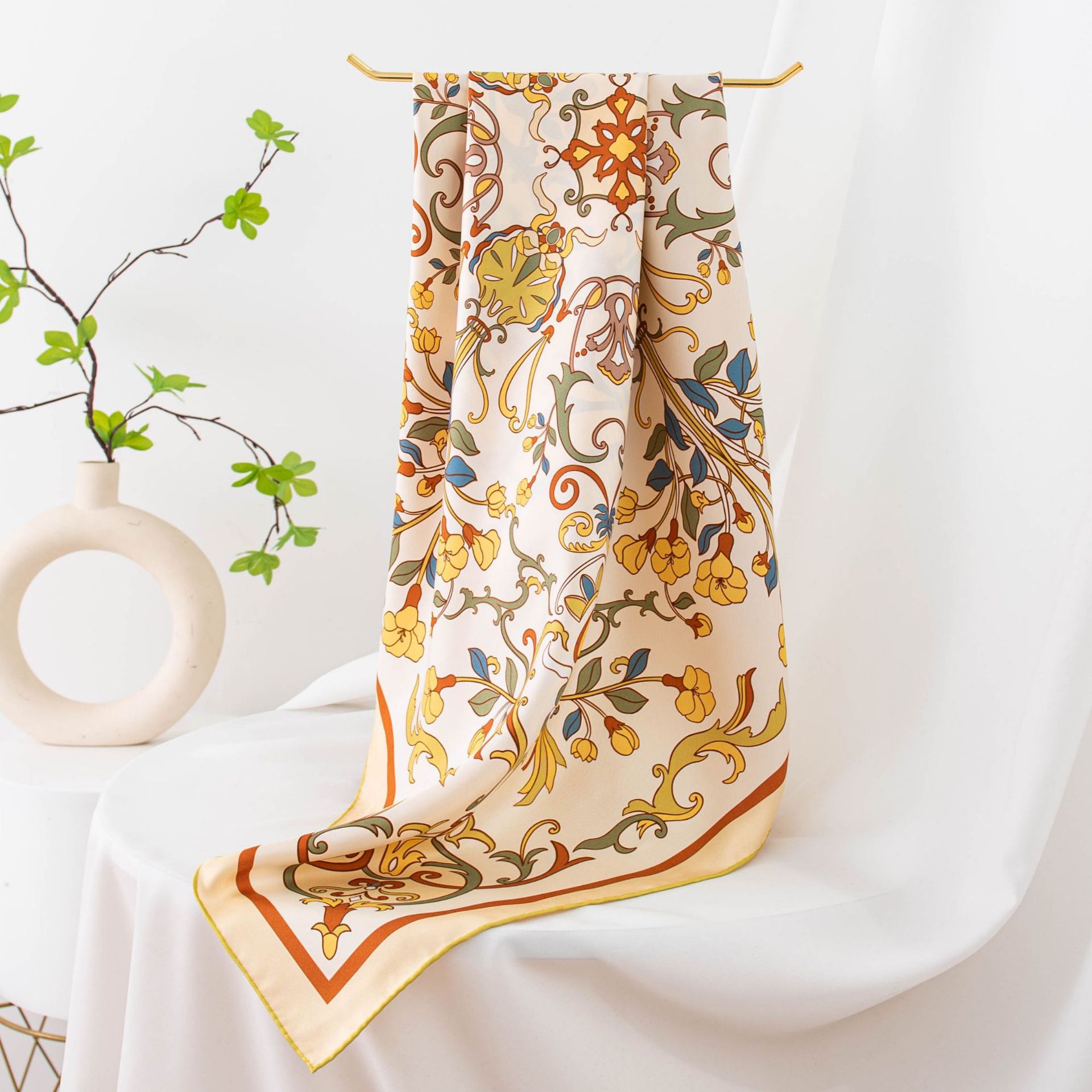 FHZ25-9853-2 Hand Roll - Floral Secret Yellow
