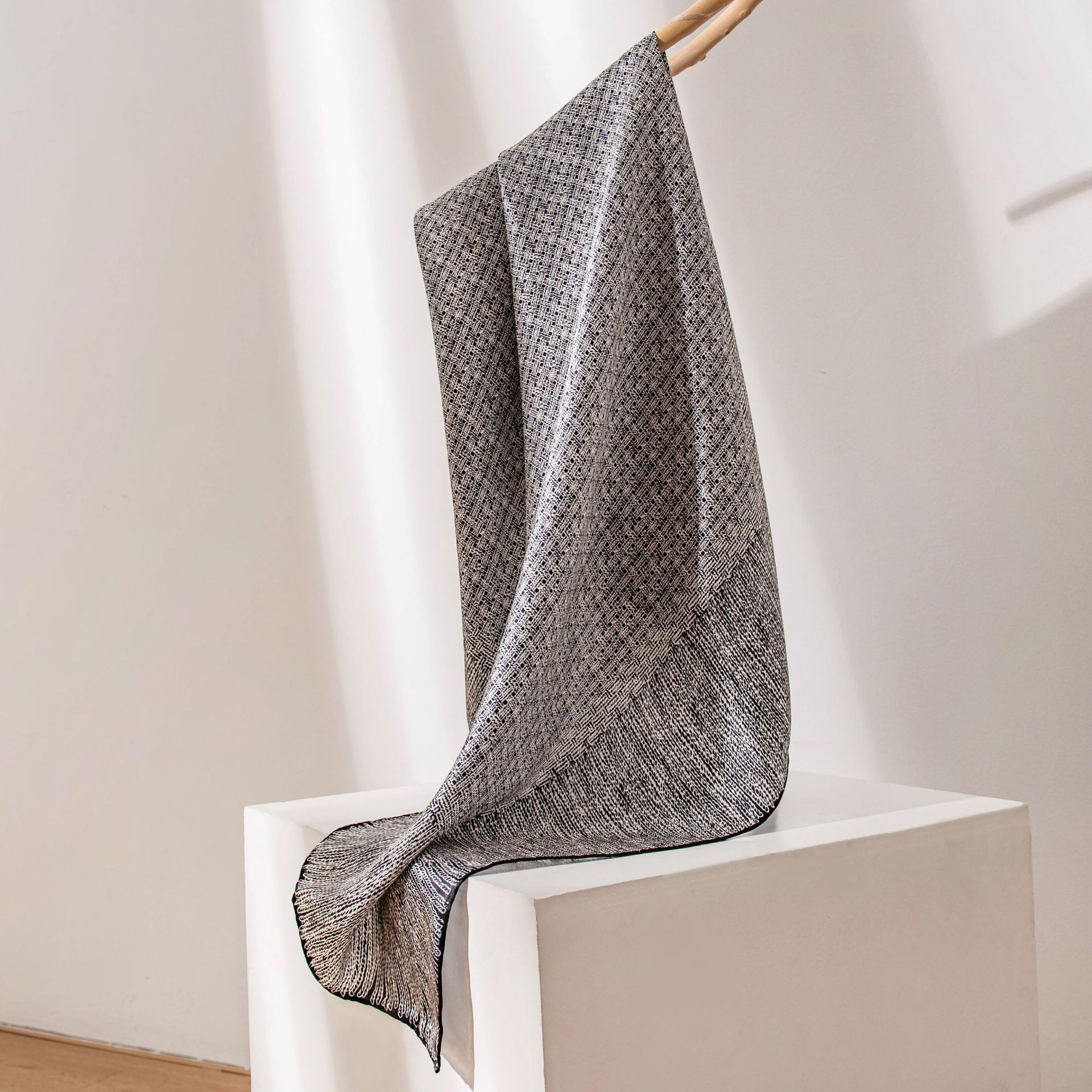 FHZ24-9027-1 Black Gray