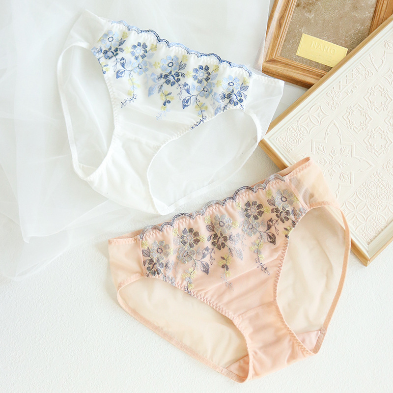 The Seamless Mulberry Silk Embroidered Lace Briefs