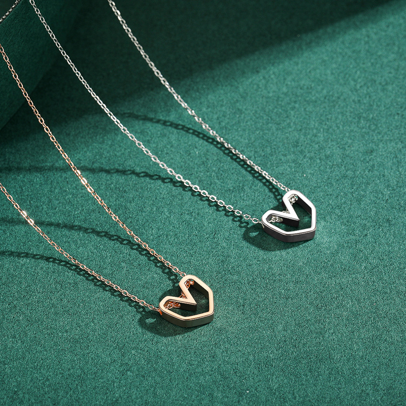 The S925 Silver Sweet Heart Short Choker Necklace - Image 4