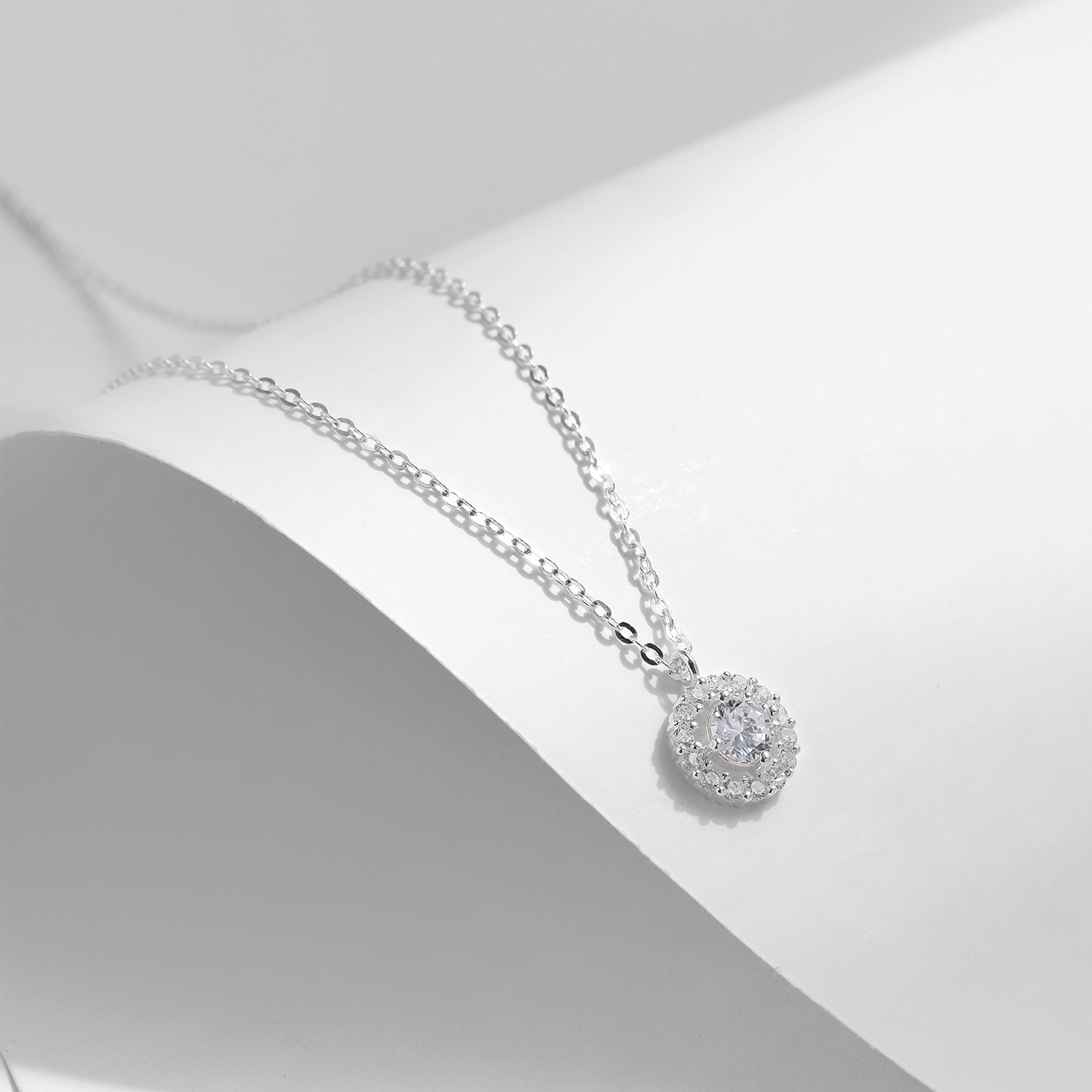 The S925 Sterling Silver Round Sparkling Pendant Necklace - Image 4