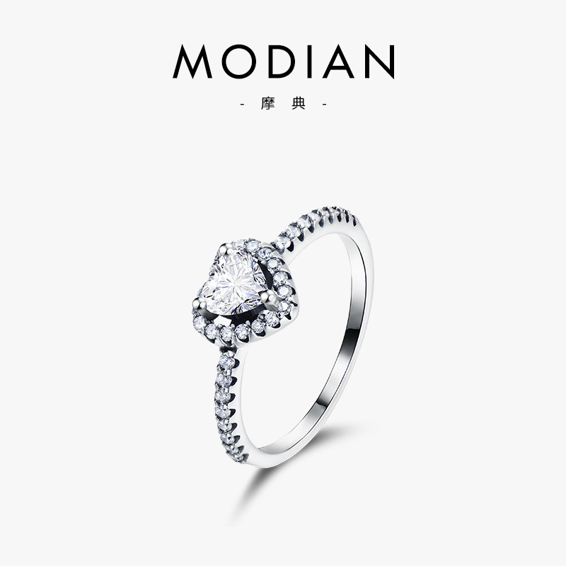 The S925 Sterling Silver Micro-Set Zircon Heart Ring