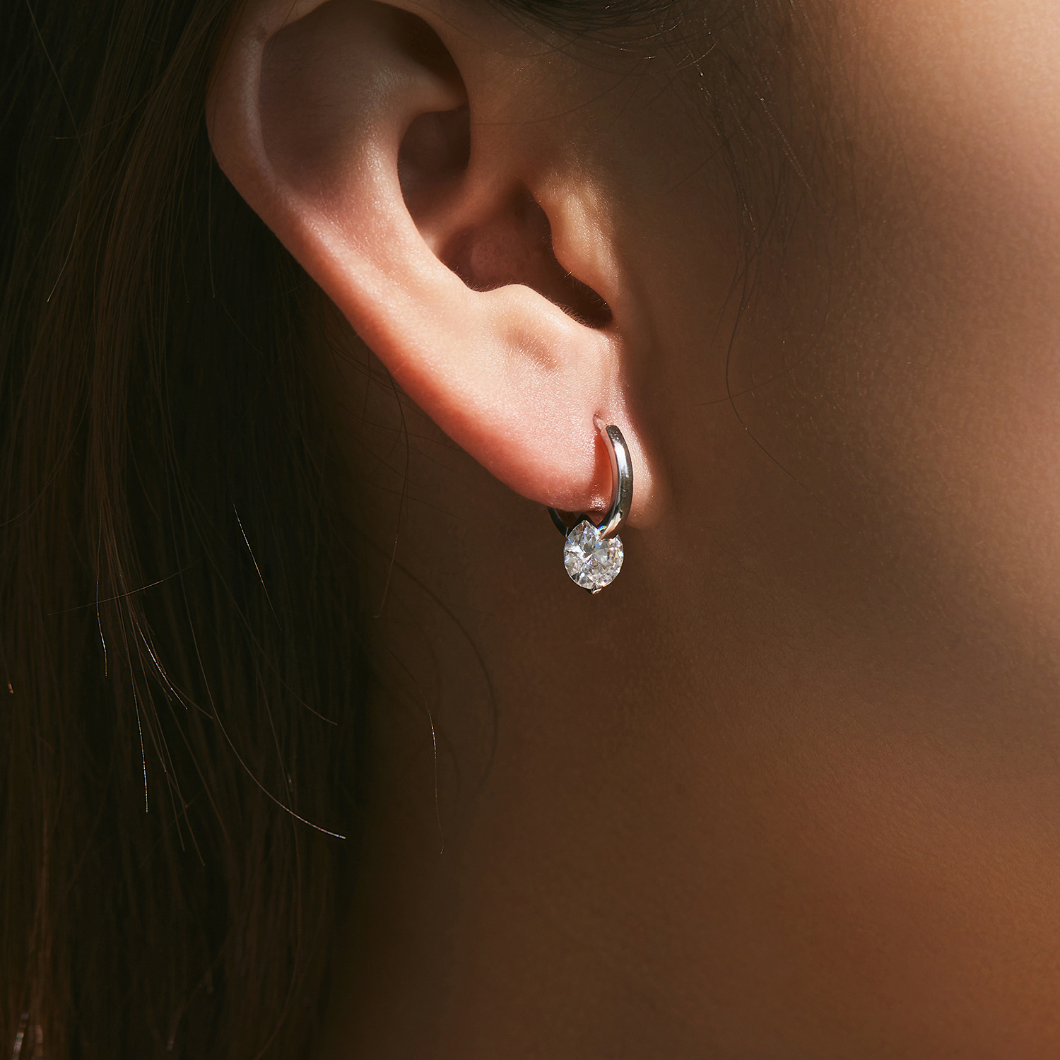 The S925 Sterling Silver Moissanite Ear Cuff - Image 2