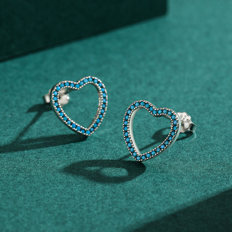 The S925 Sterling Silver Minimalist Heart Earrings - Image 4