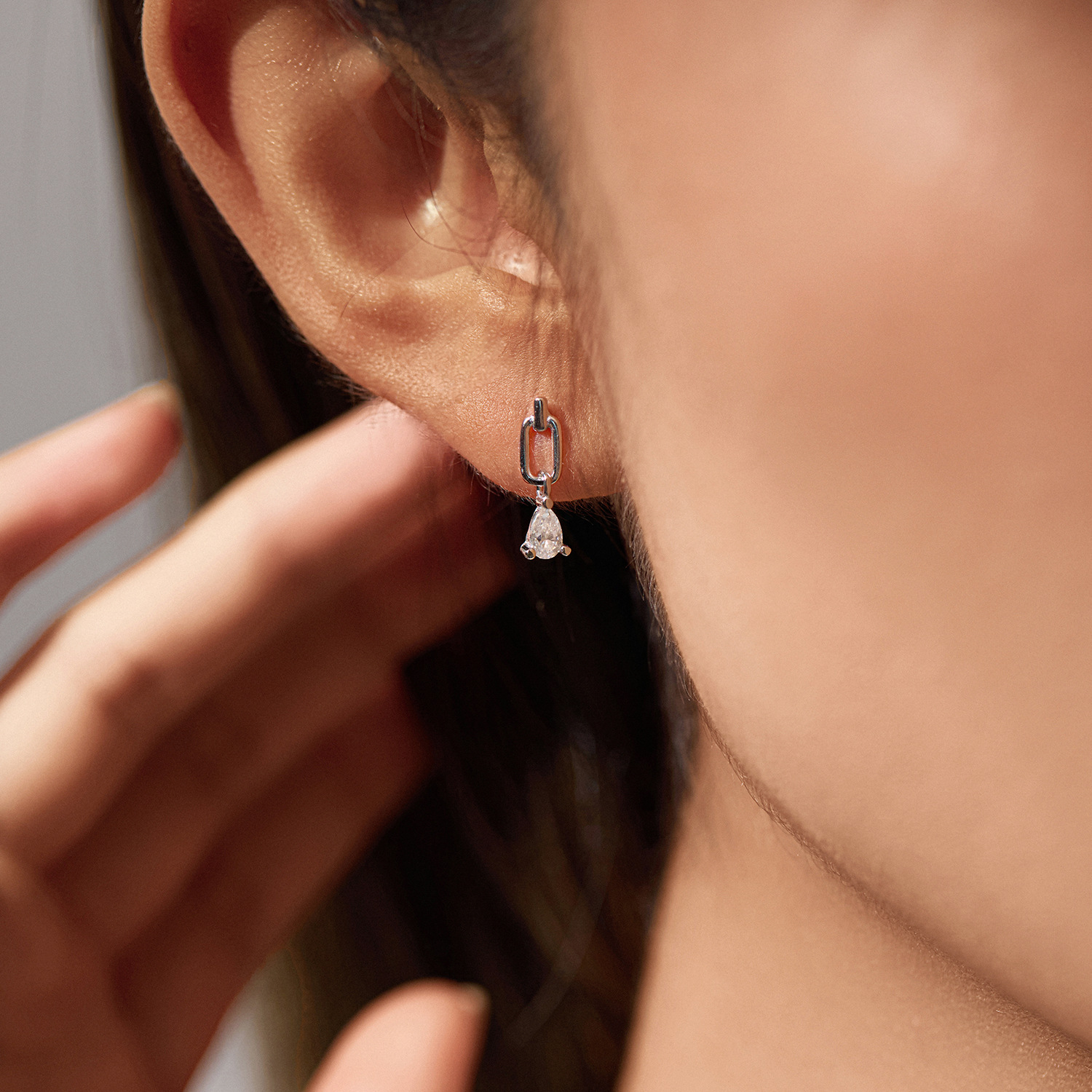 The S925 Sterling Silver Moissanite Geometric Drop Earrings - Image 2
