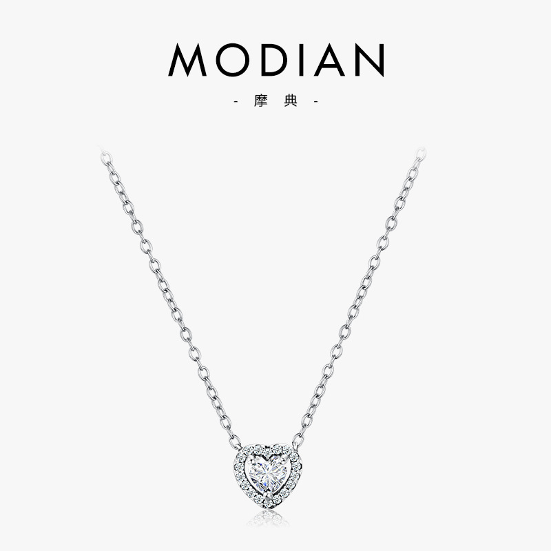 The S925 Silver Zircon Heart Pendant Necklace