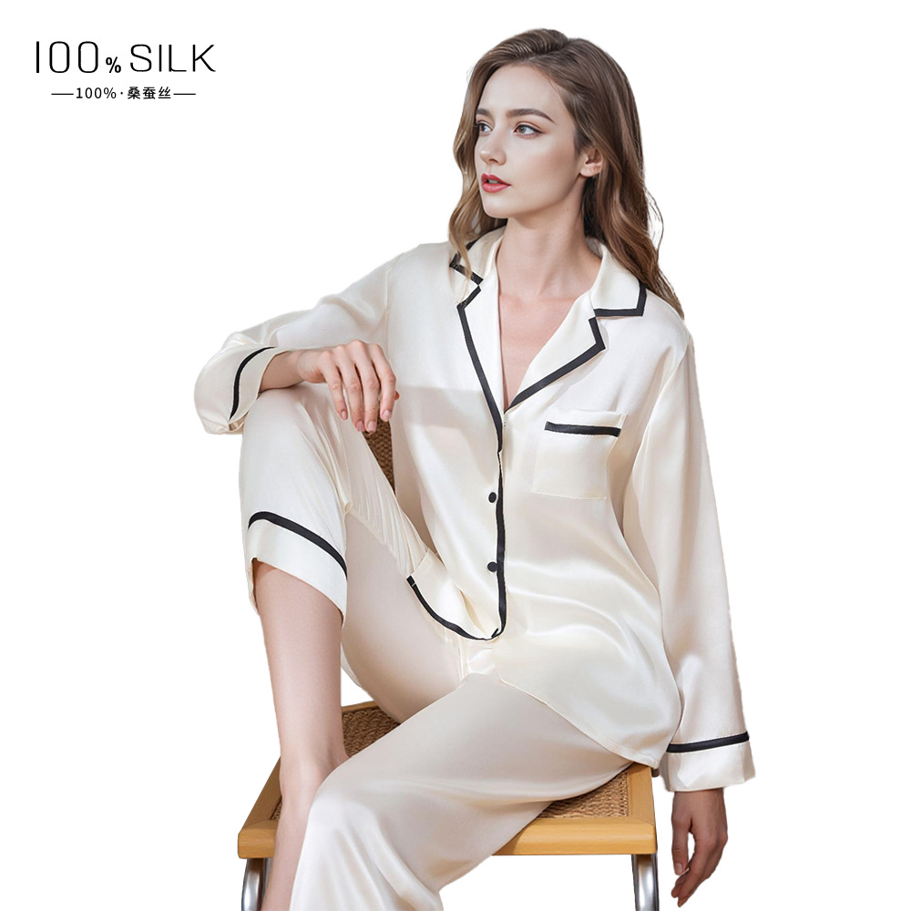 The 19 Momme 100% Mulberry Silk Long Sleeve Pajama Set - Image 5