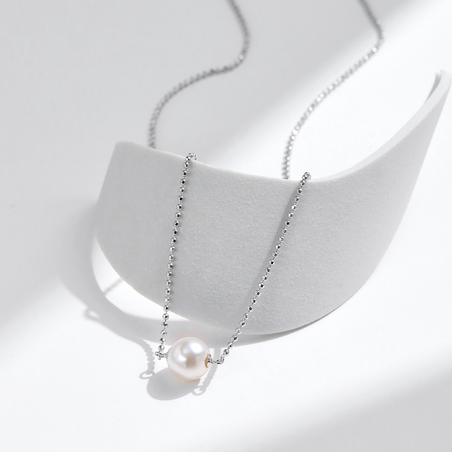 The S925 Sterling Silver Pearl Pendant Collarbone Necklace - Image 4
