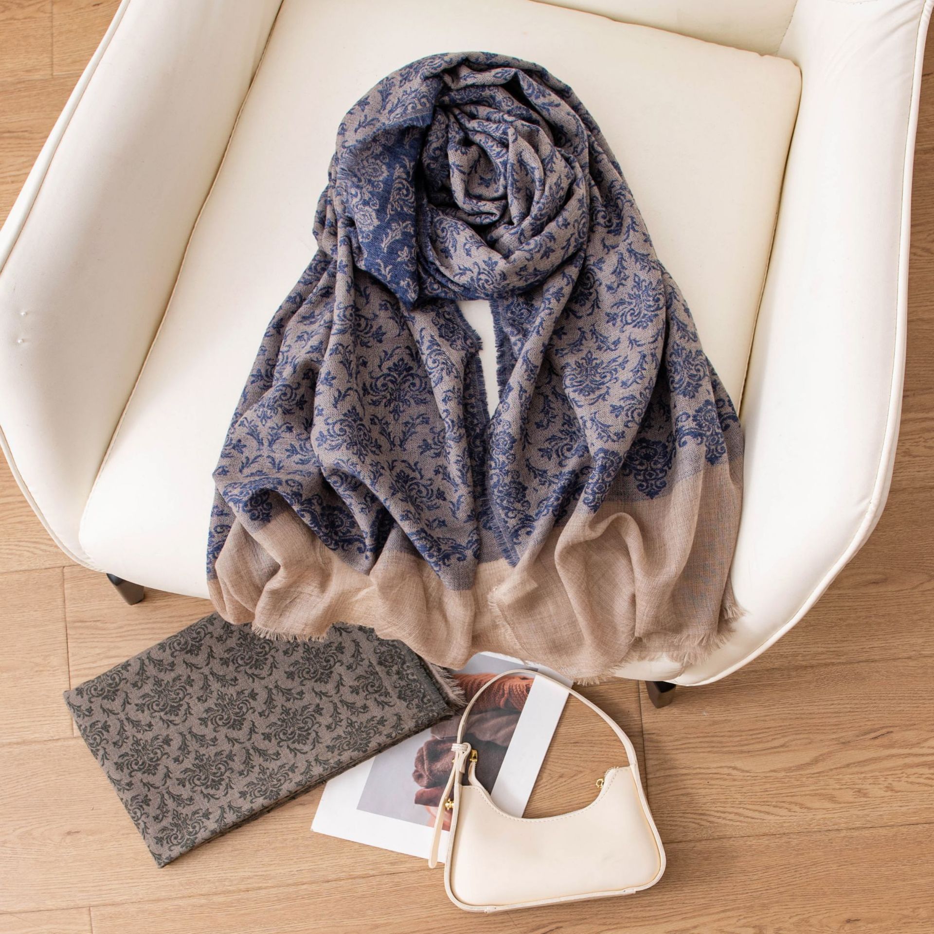 The Lightweight Jacquard Cashmere Shawl - Image 4