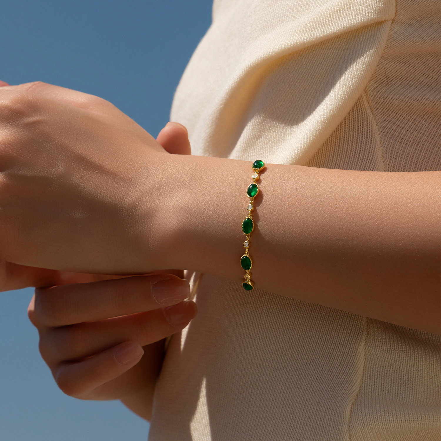 The S925 Sterling Silver Emerald Sugar Tower Bracelet - Image 2