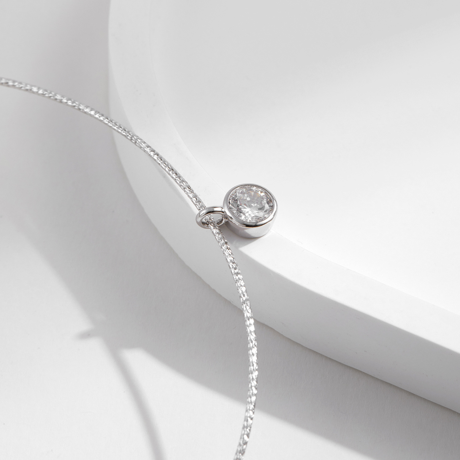 The S925 Silver Bubble Single Diamond Choker Necklace - Image 4