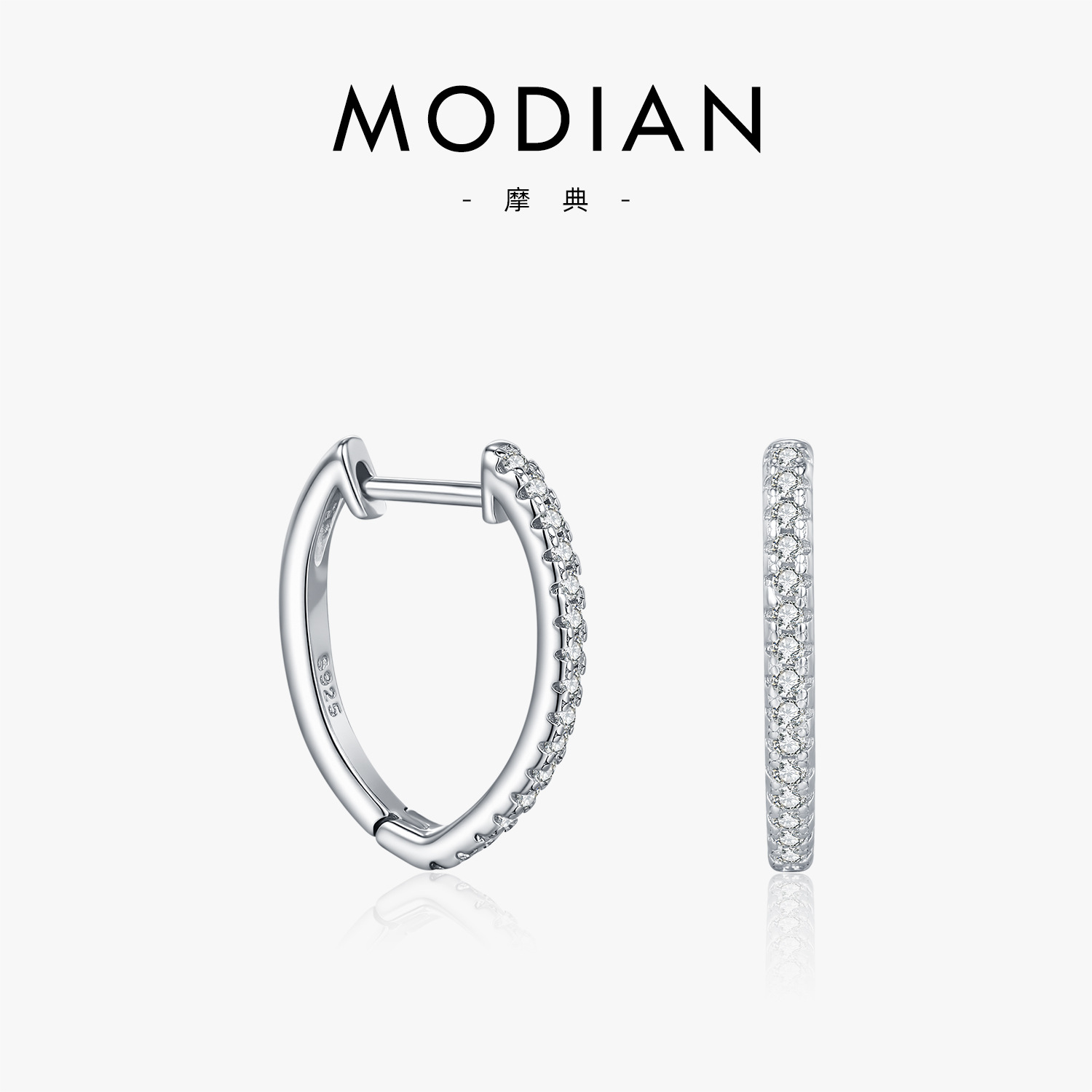 The S925 Sterling Silver Heart Moissanite Ear Cuff