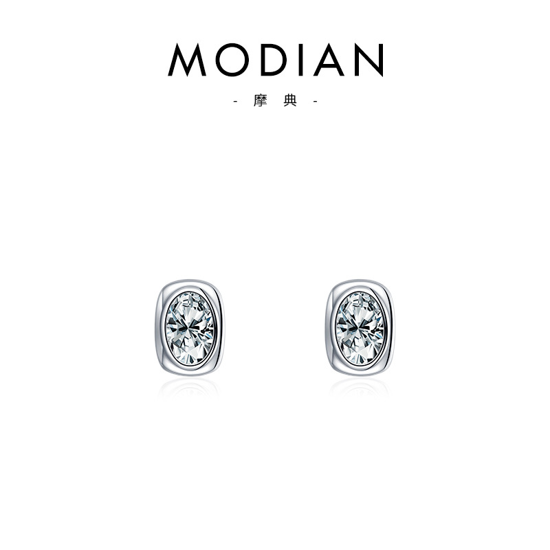 The Vintage S925 Silver Stud Earrings with Simulated Diamond - Image 5