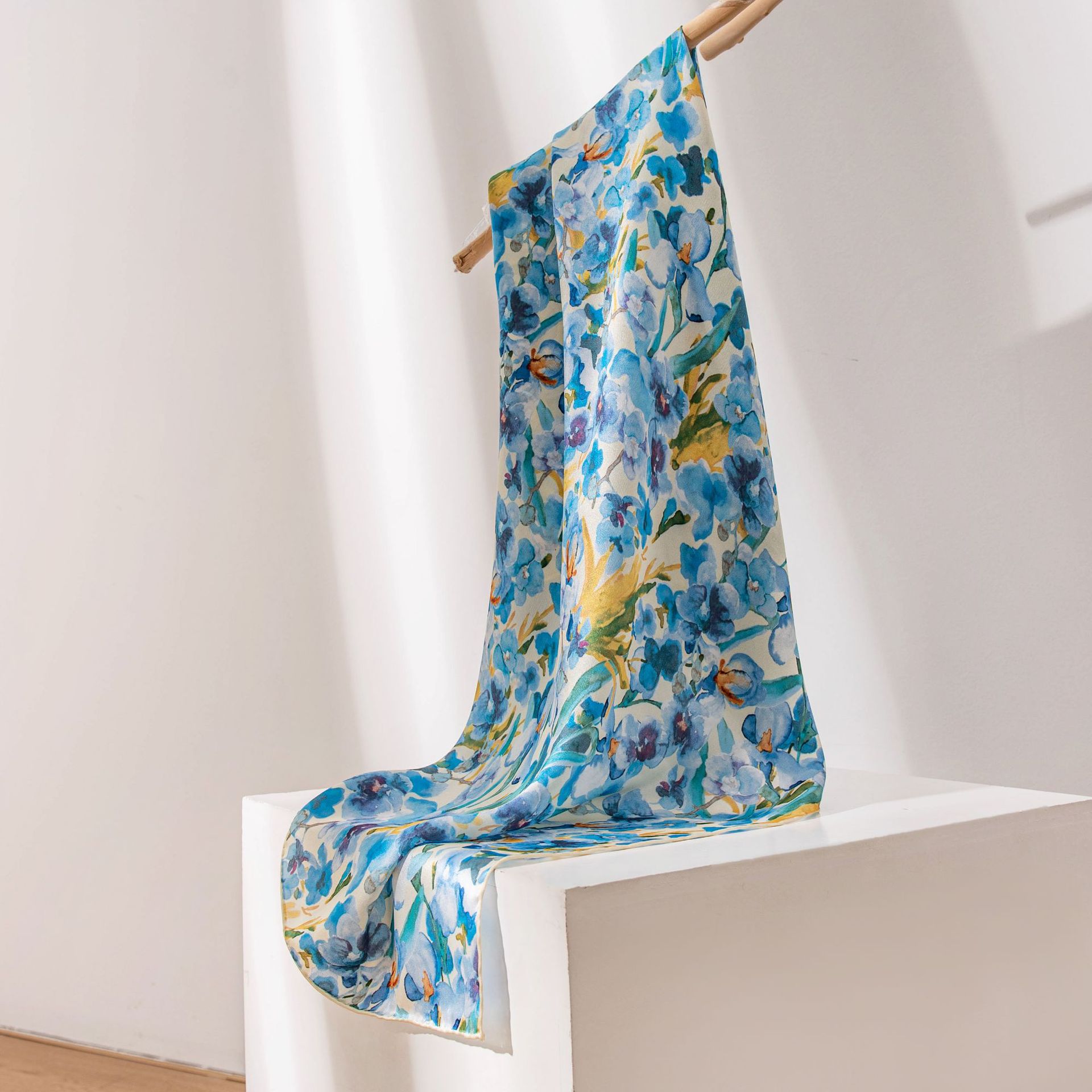 FHZ24-9028-1 Blue Floral