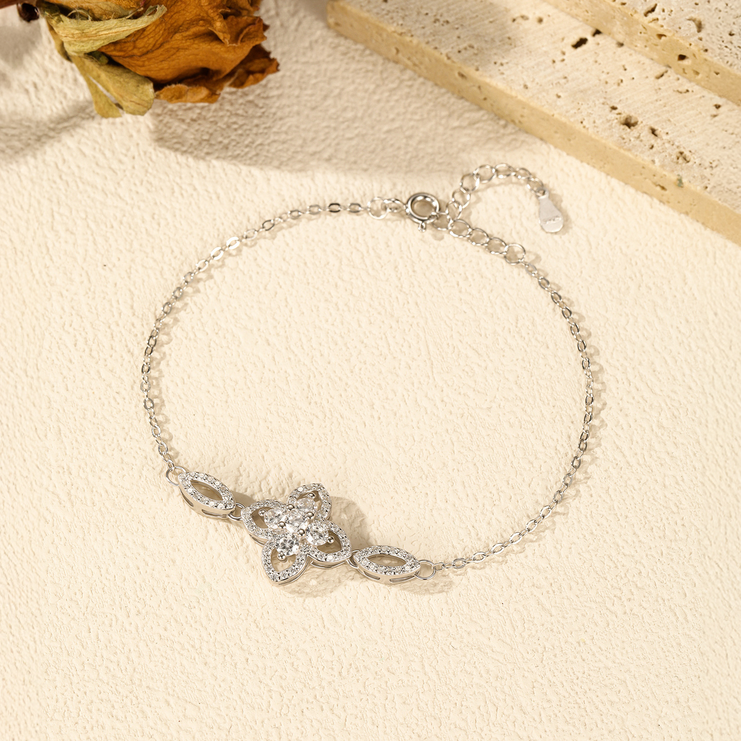 The S925 Sterling Silver French Vintage Floral Bracelet - Image 4