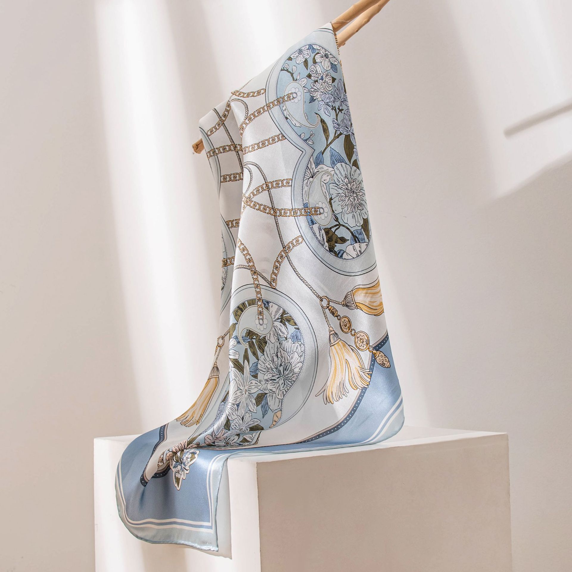 FHZ24-9121-1 Light Blue Floral