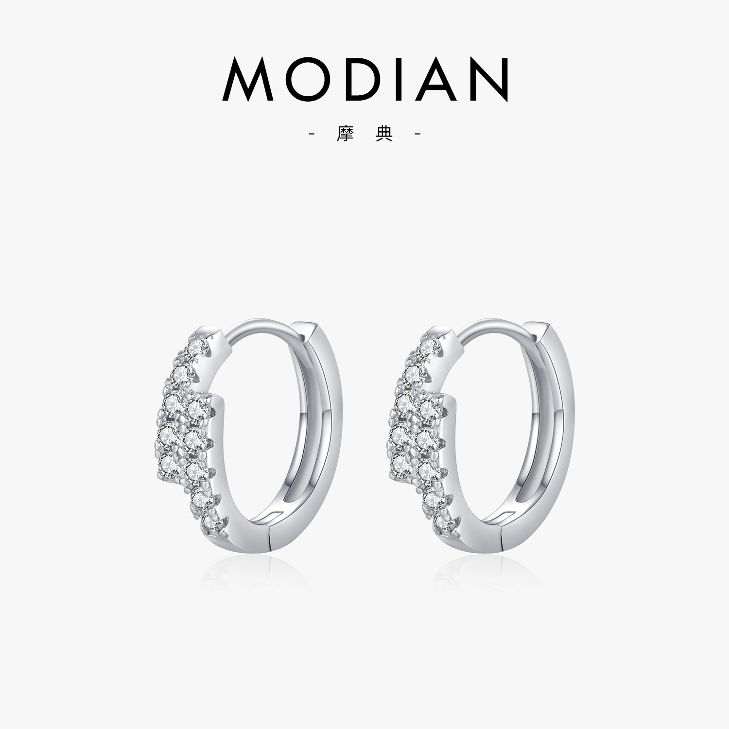The S925 Silver Moissanite Sparkling Earrings