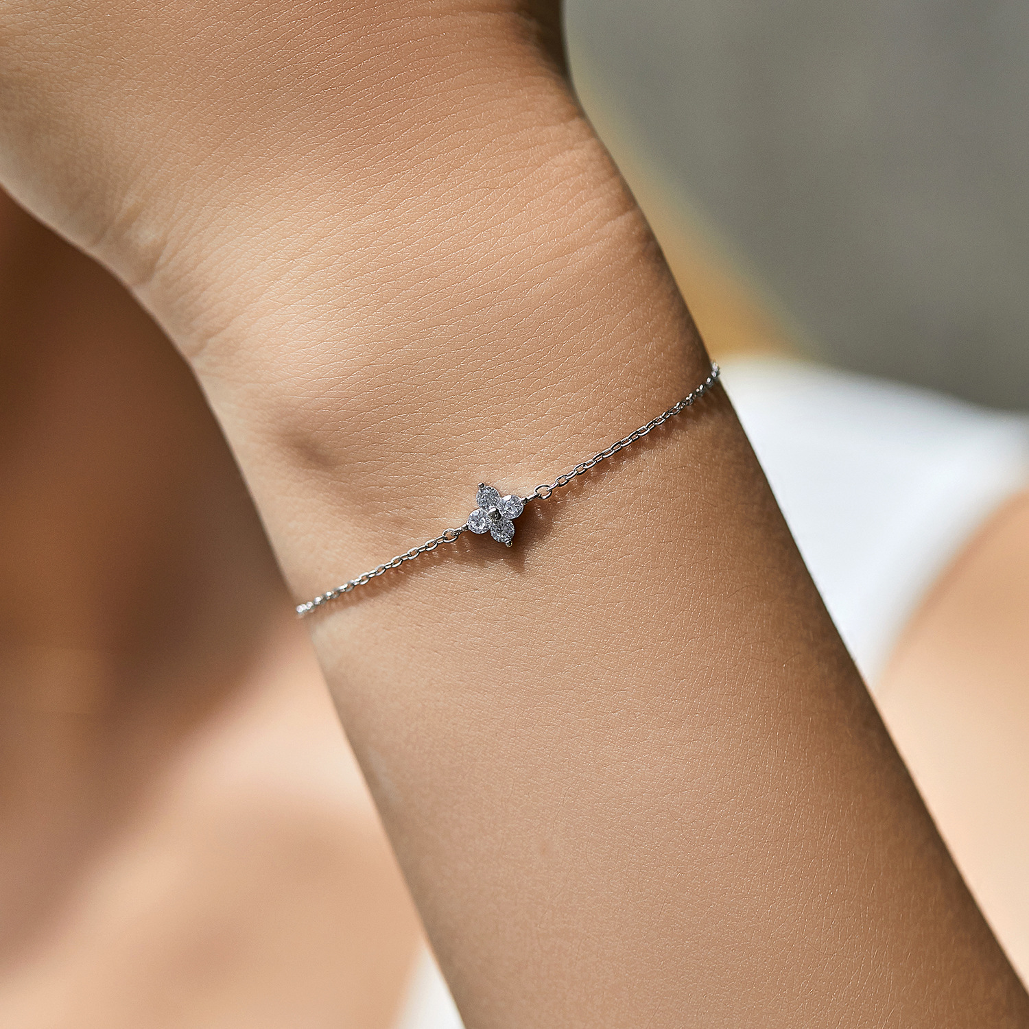The S925 Sterling Silver Clover Rhinestone Bracelet - Image 2