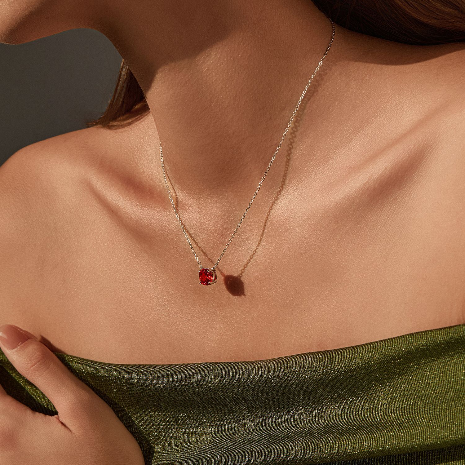 The S925 Sterling Silver Garnet Rose Cut Diamond Necklace - Image 2