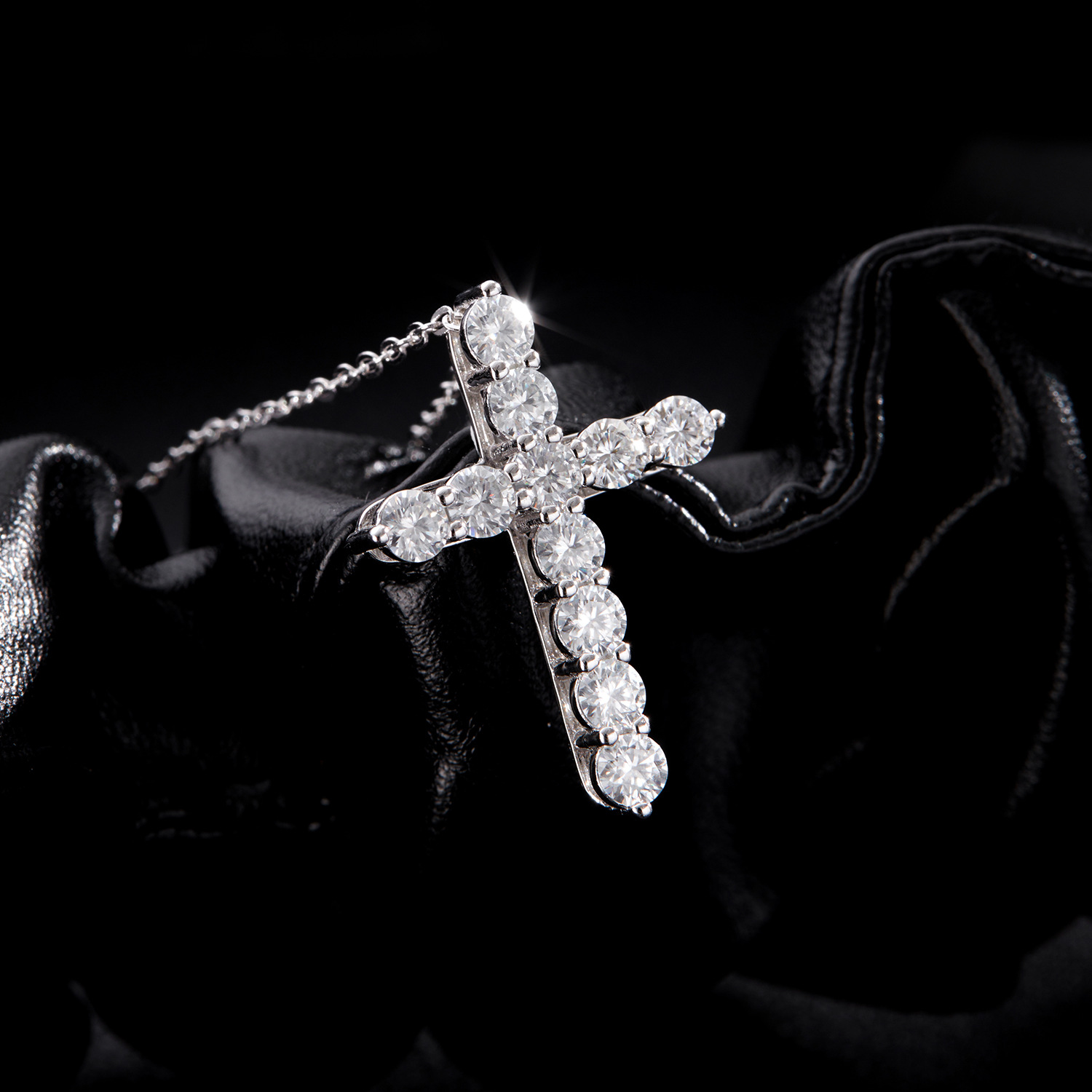 The Moissanite S925 Sterling Silver Cross Collarbone Chain - Image 4