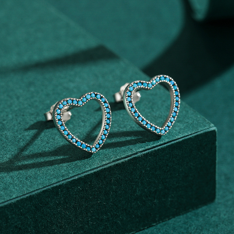 The S925 Sterling Silver Minimalist Heart Earrings - Image 3