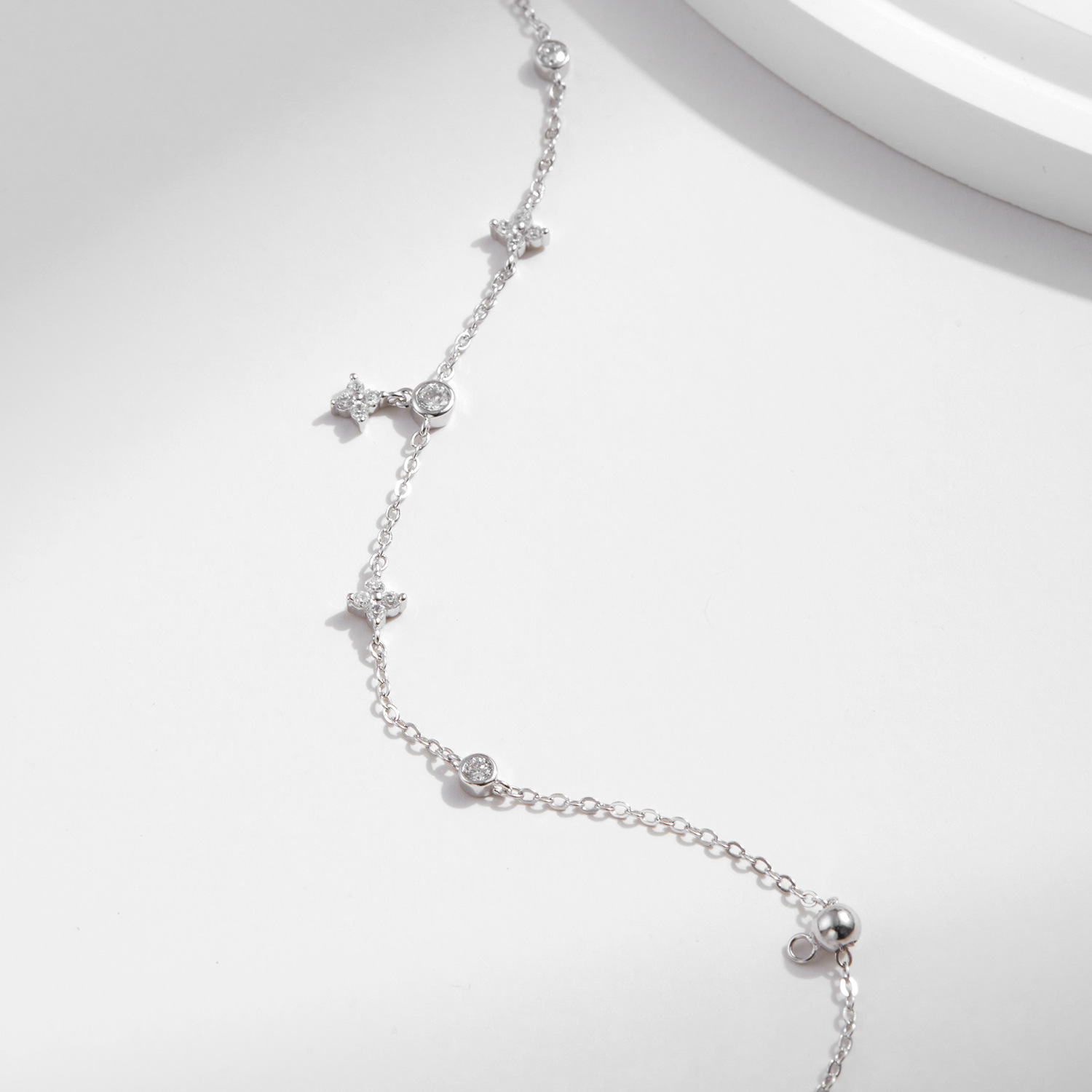 The S925 Sterling Silver Clover Bracelet - Image 4